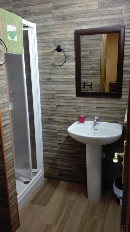 Hostal La Aldaba Hotel Montearagon Екстериор снимка