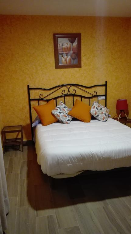 Hostal La Aldaba Hotel Montearagon Екстериор снимка