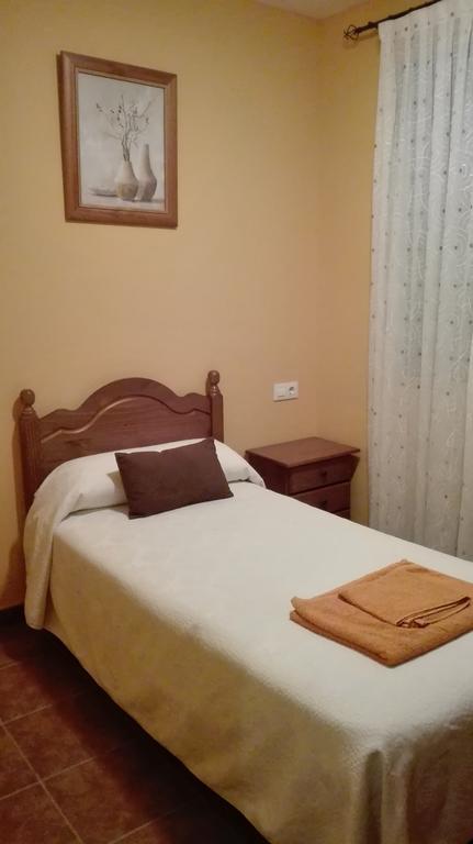 Hostal La Aldaba Hotel Montearagon Екстериор снимка