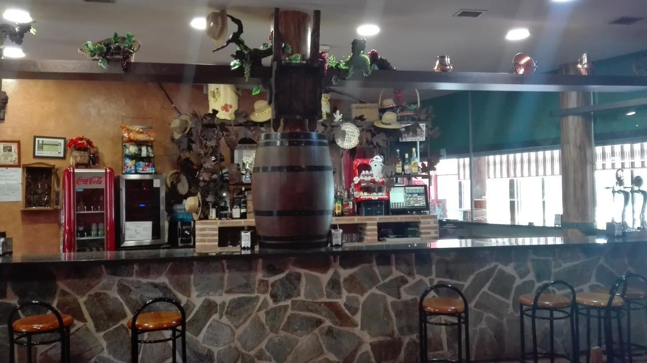 Hostal La Aldaba Hotel Montearagon Екстериор снимка