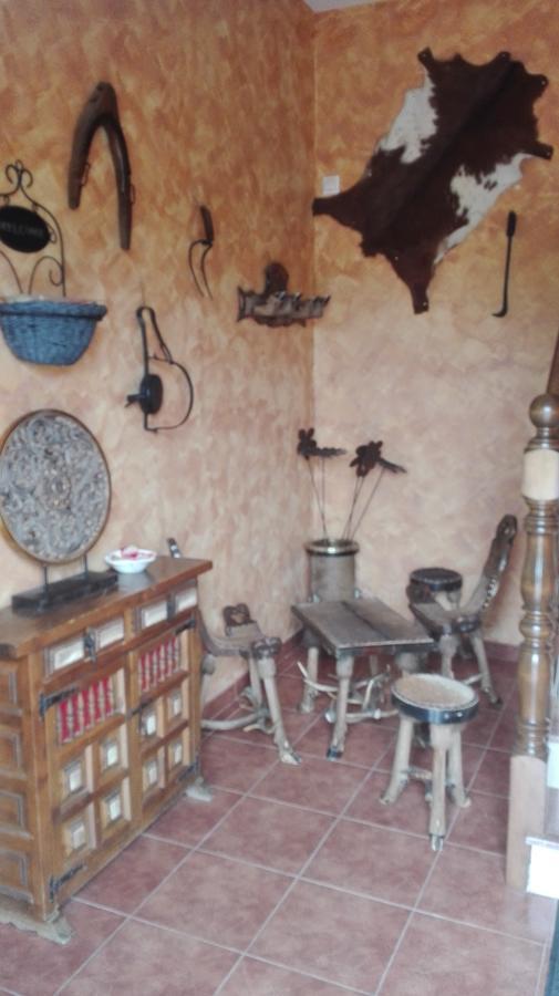 Hostal La Aldaba Hotel Montearagon Екстериор снимка