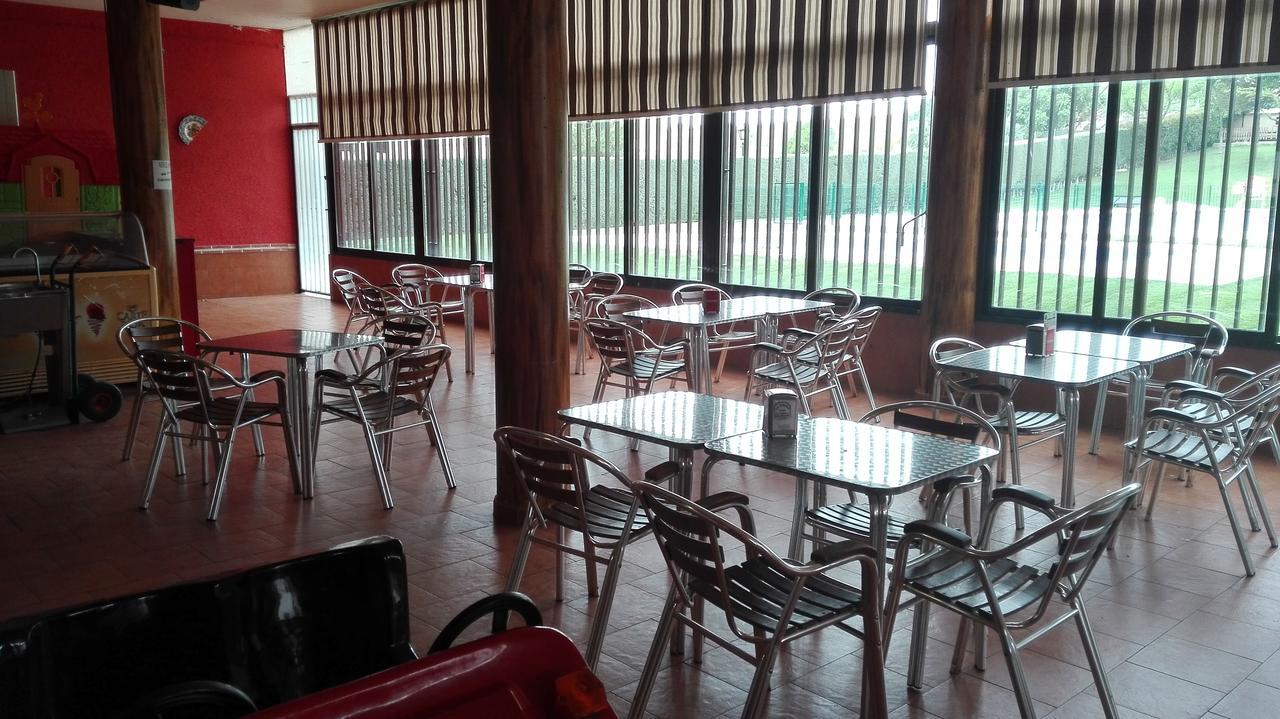Hostal La Aldaba Hotel Montearagon Екстериор снимка