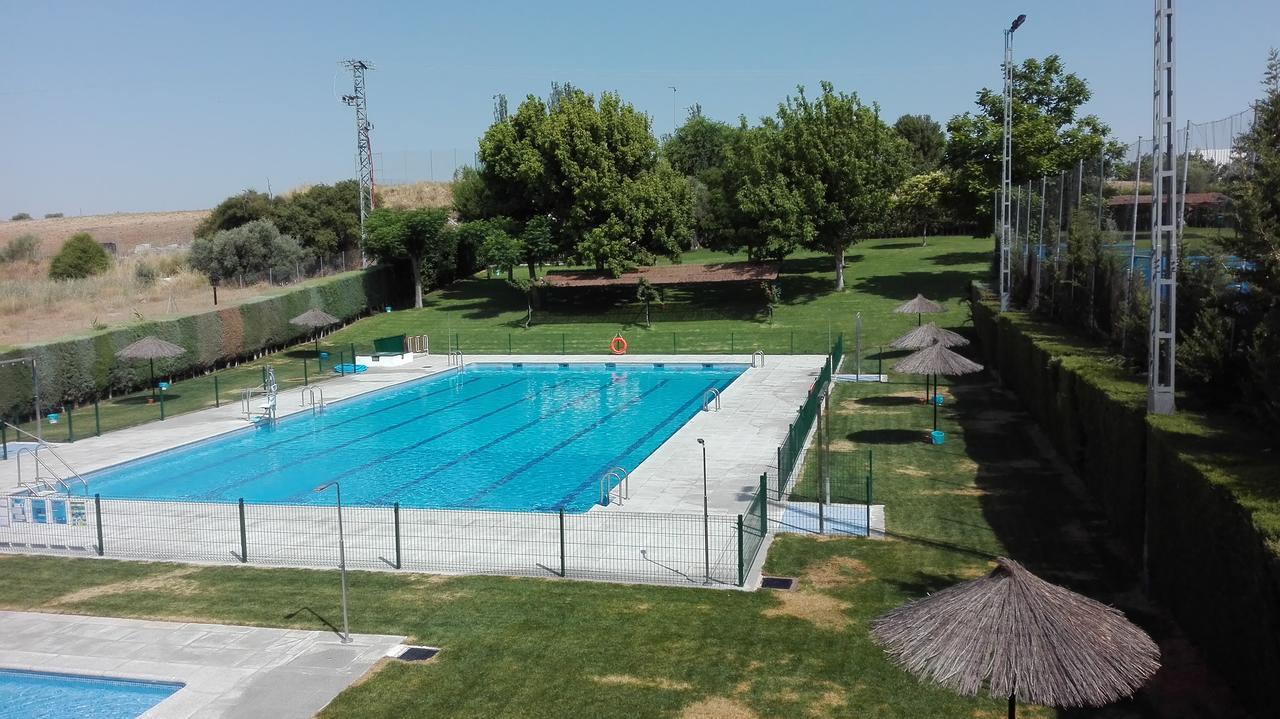 Hostal La Aldaba Hotel Montearagon Екстериор снимка